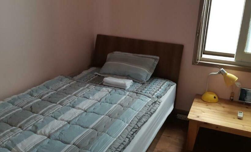 Cameră Triplă Standard cu Baie Comună, Birdsnest Hostel Hongdae Foreigner Only