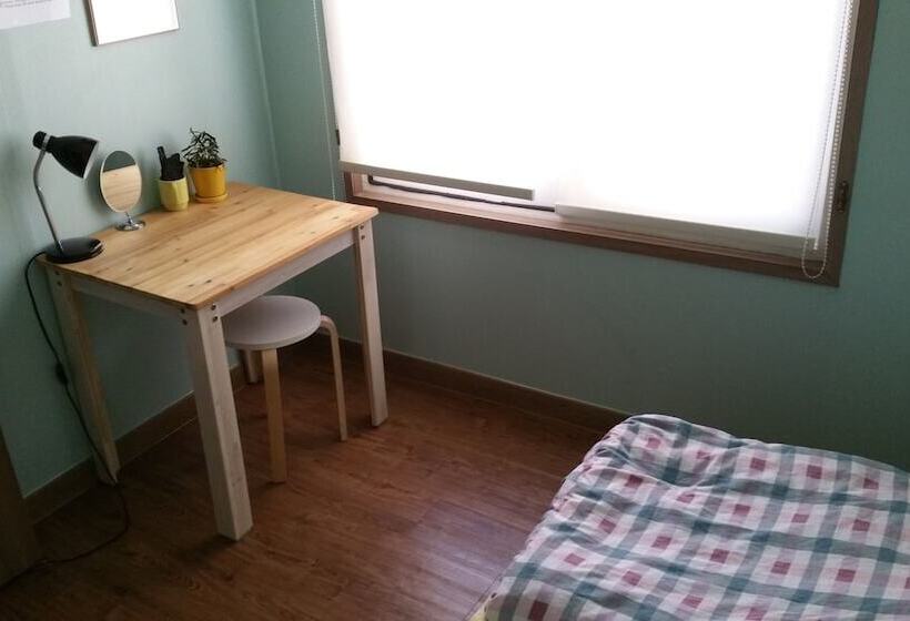 Cameră Single Standard cu Baie Comună, Birdsnest Hostel Hongdae Foreigner Only