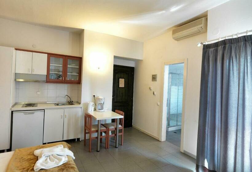 标准工作室, Elia Apartments