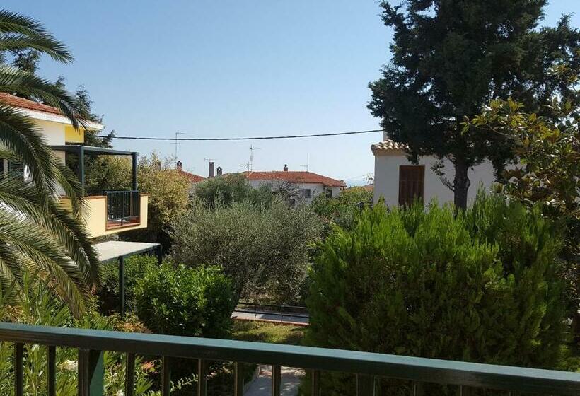 带2个卧室的公寓, Elia Apartments