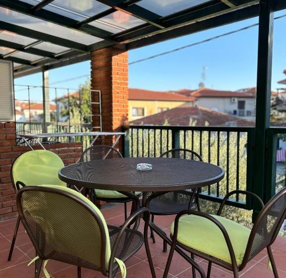 带2个卧室的公寓, Elia Apartments