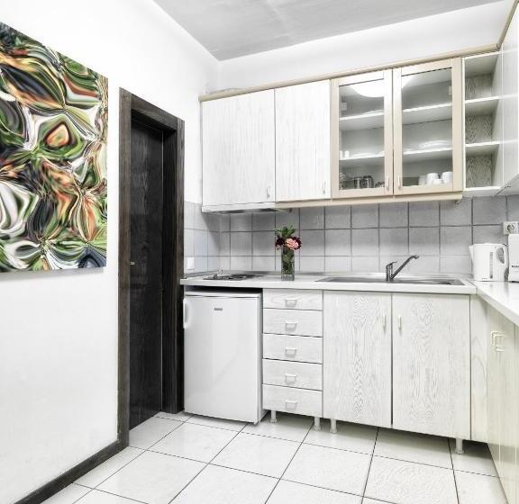 Апартаменты 2 Спальни, Elia Apartments