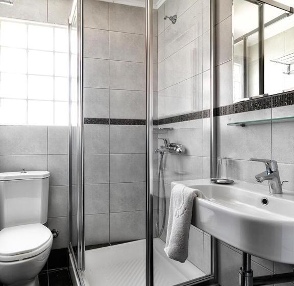 高级工作室, Elia Apartments