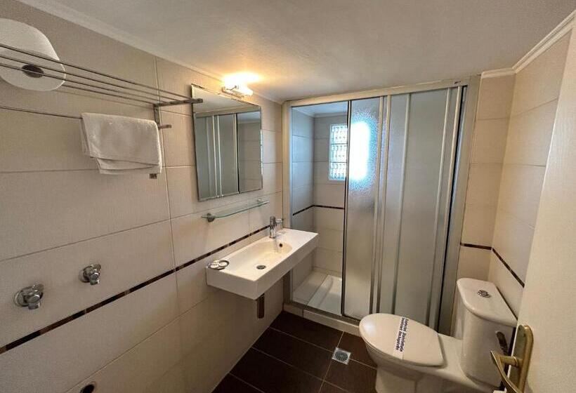 带2个卧室的公寓, Elia Apartments