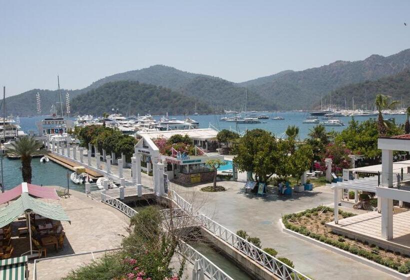 带海景标准四人间, Dedeminn Marina