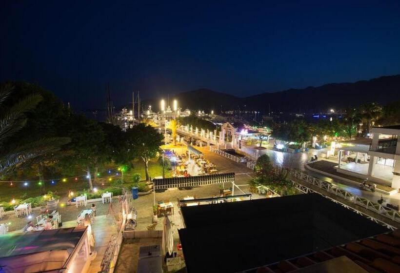 标准间, Dedeminn Marina