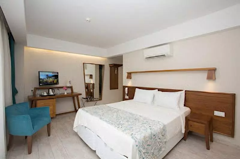 اتاق استاندارد سه نفره, Dedeminn Marina