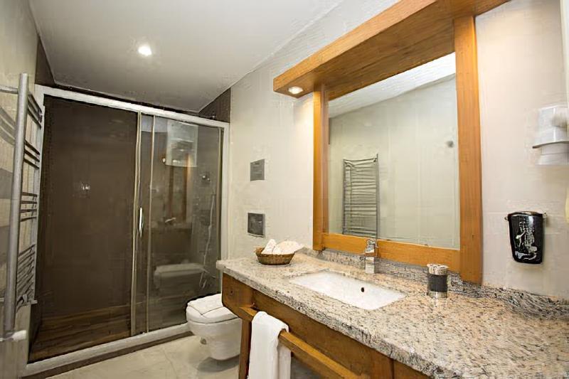 标准三人间, Dedeminn Marina