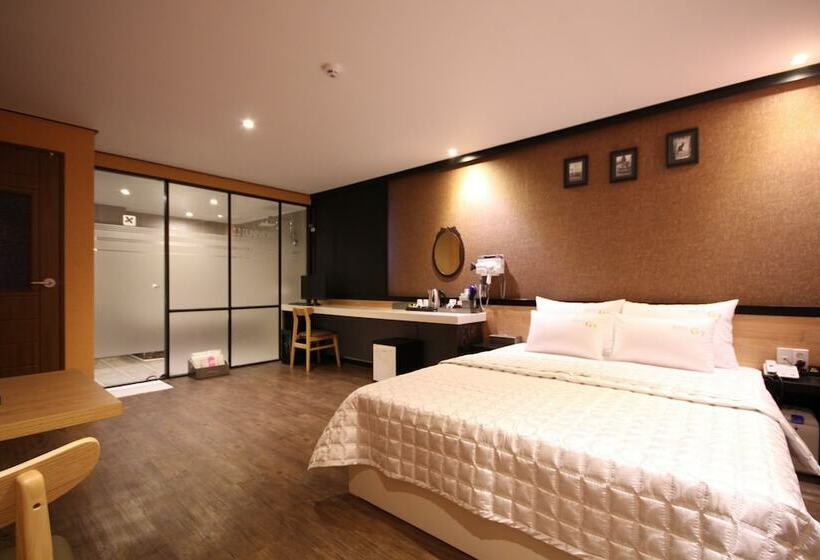 اتاق سوپریور, G7