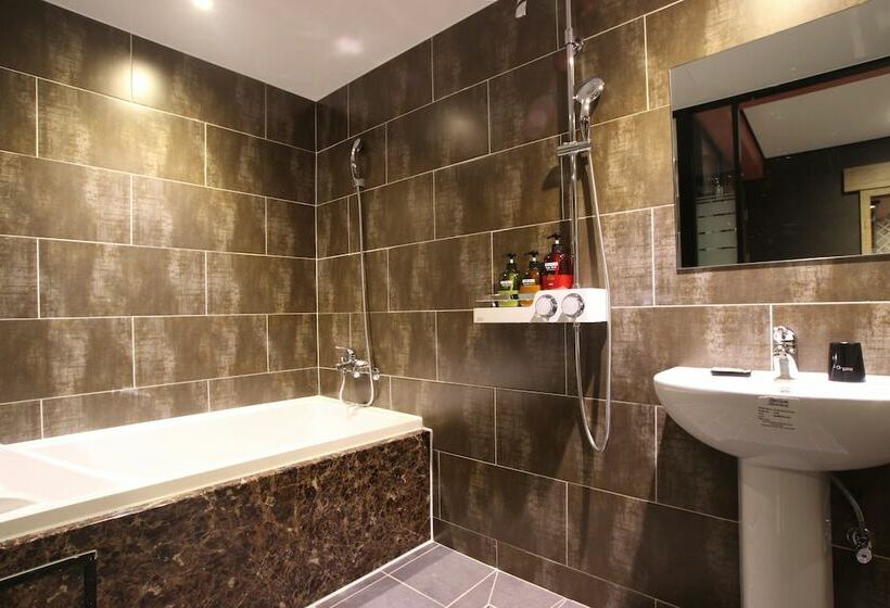 اتاق سوپریور, G7