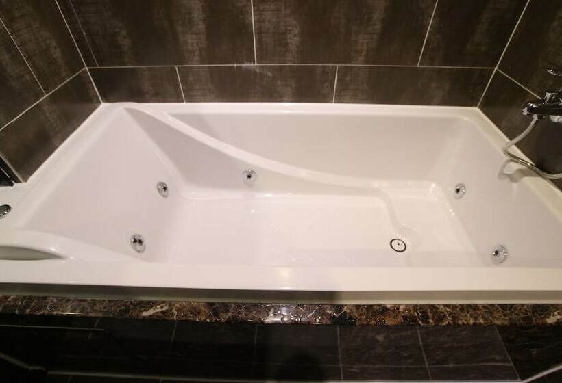 اتاق سوپریور, G7