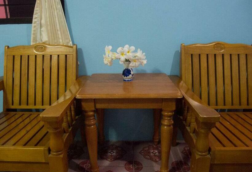 חדר סטנדרט לשלושה, Gypsy Village 2