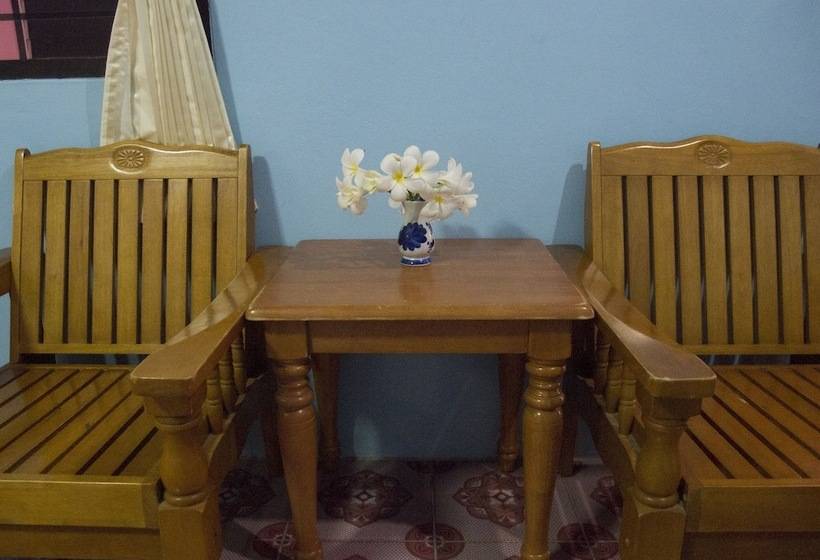 חדר סטנדרט לשלושה, Gypsy Village 2