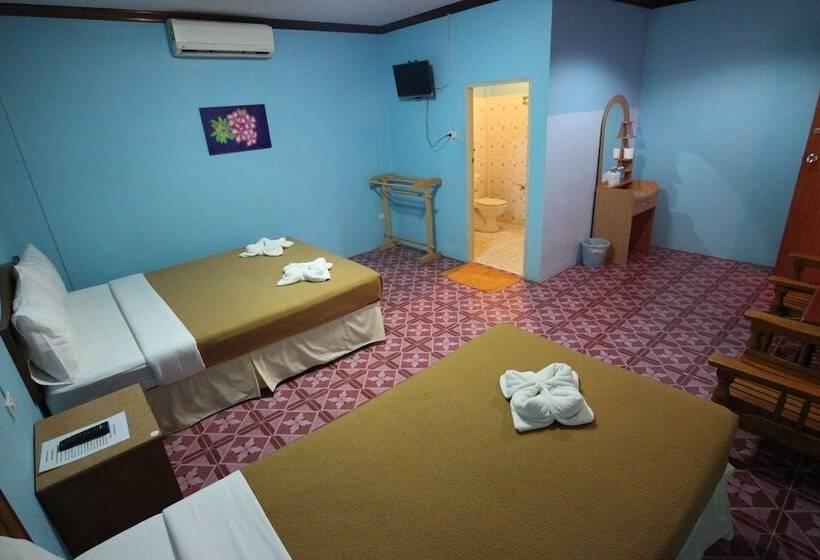 חדר סטנדרט לשלושה, Gypsy Village 2