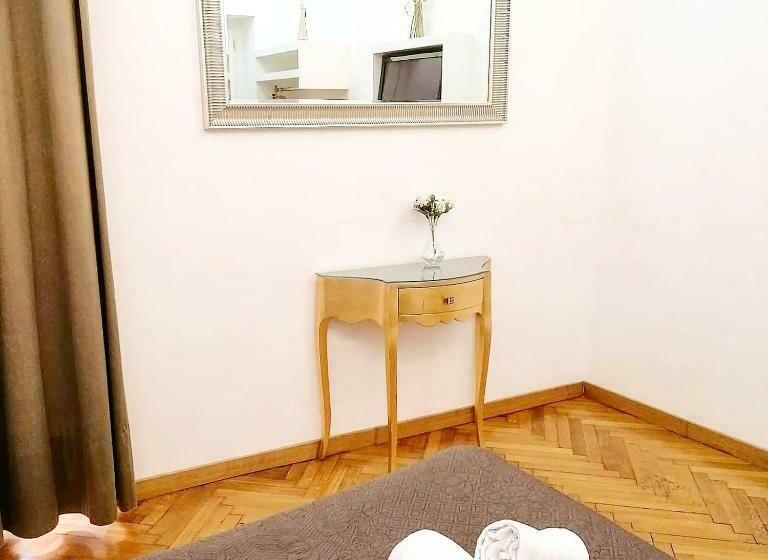 اتاق لوکس با تخت بزرگ, Persia Collection Trevi