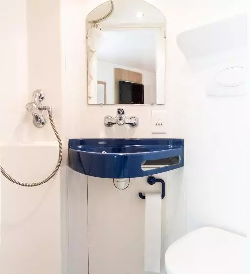 スタンダードトリプルルーム, Brit Hotel Rouen Nord   Barentin