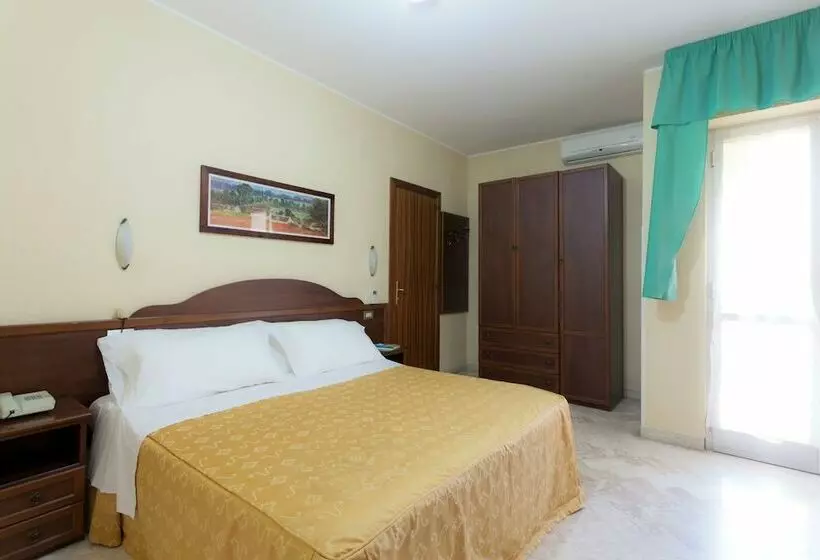 Standard-huone, Maria