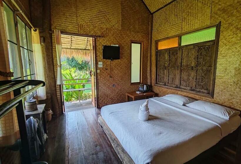 1 Sovrums Hus, Pai Phu Fah