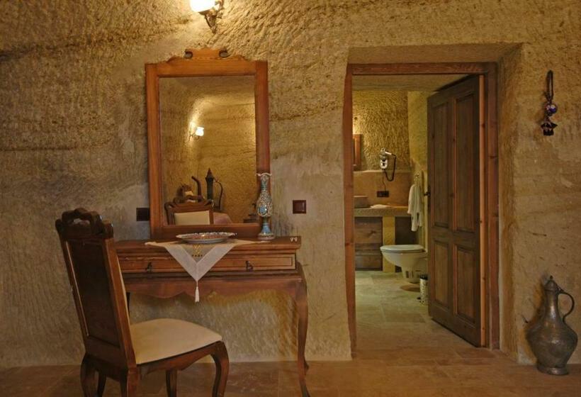 جناح ديلوكس, Phocas Cave Suites