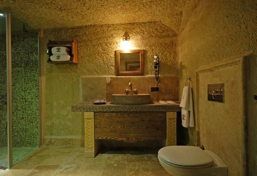 جناح ديلوكس, Phocas Cave Suites