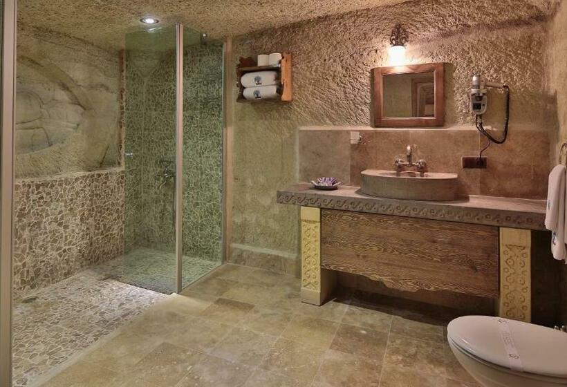 جناح ديلوكس, Phocas Cave Suites