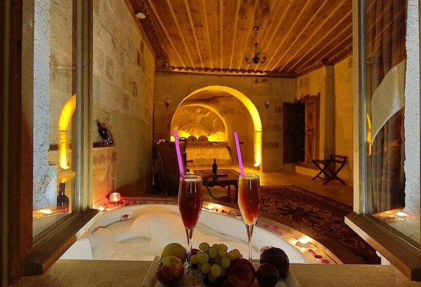 جناح رئاسى, Phocas Cave Suites