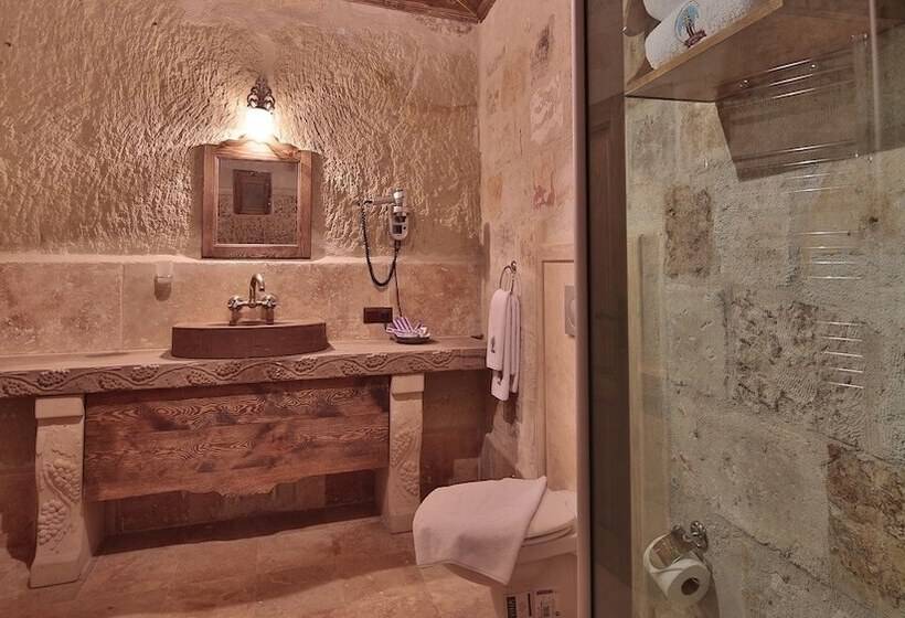 جناح رئاسى, Phocas Cave Suites