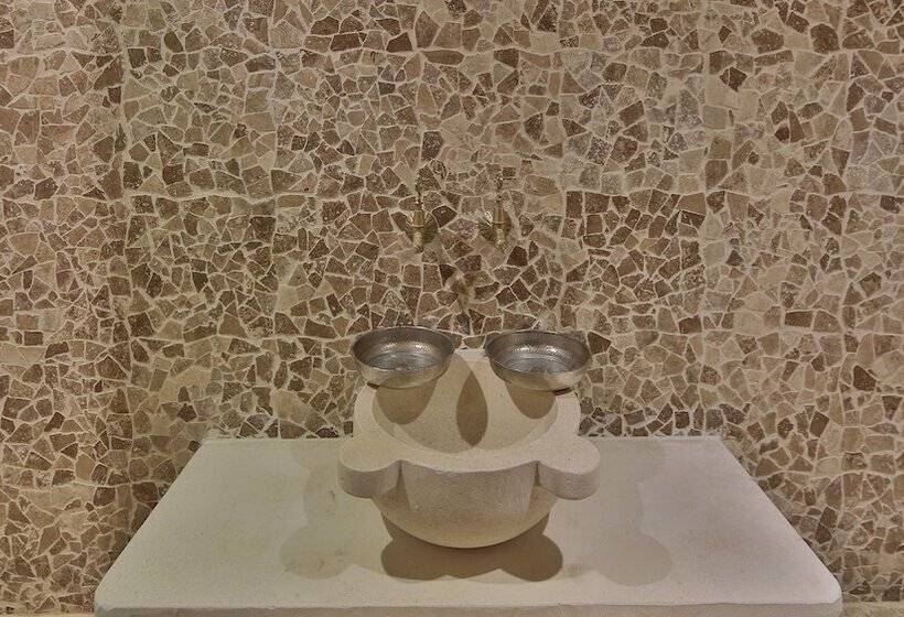 جناح سوبيريور, Phocas Cave Suites