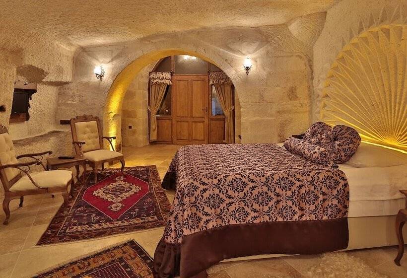 سوییت سوپریور, Phocas Cave Suites
