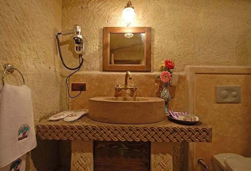 جناح, Phocas Cave Suites