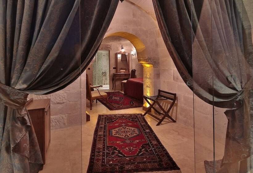 جناح, Phocas Cave Suites