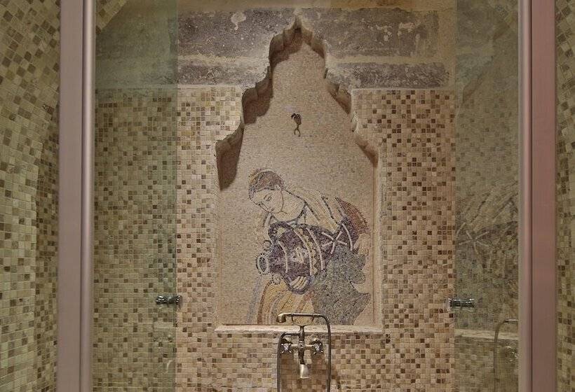 سوئیت با تخت بزرگ, Phocas Cave Suites