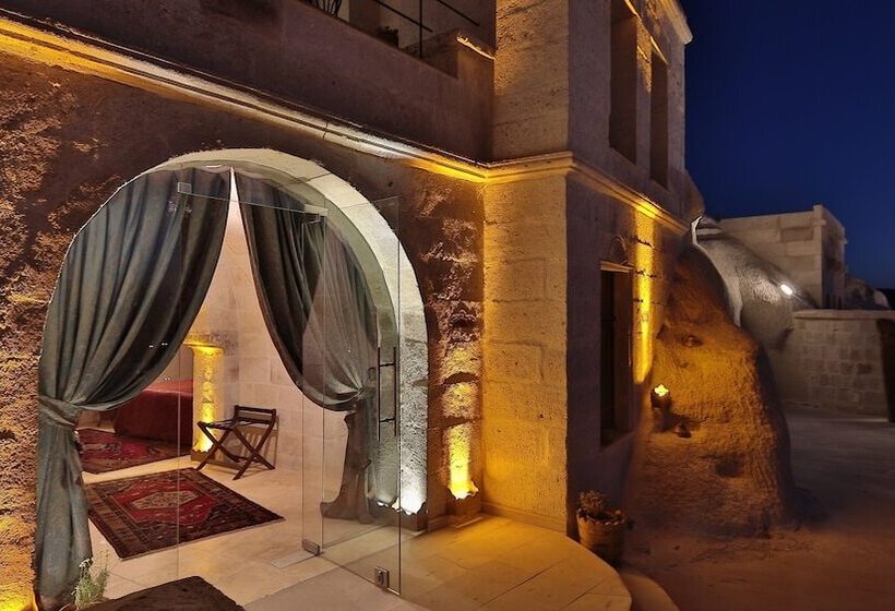 جناح, Phocas Cave Suites