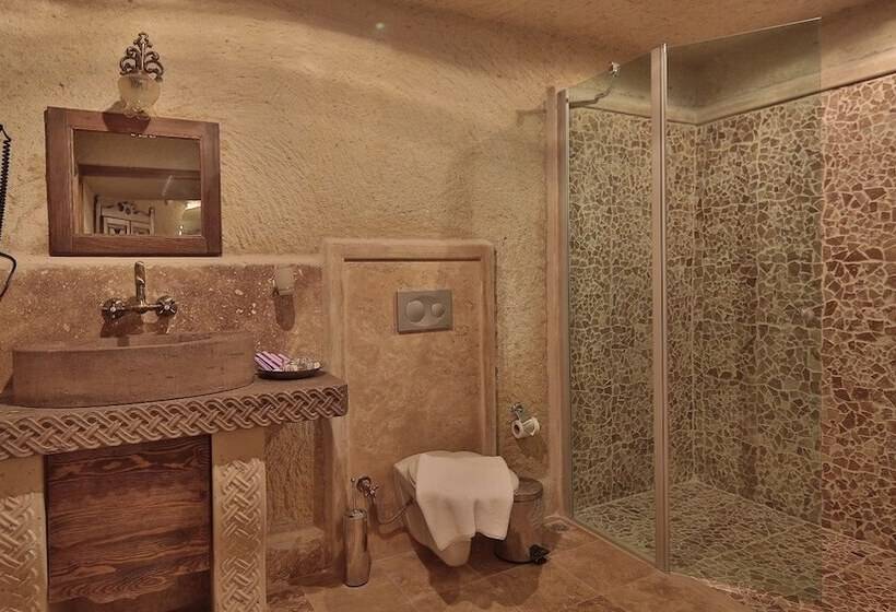 جناح, Phocas Cave Suites