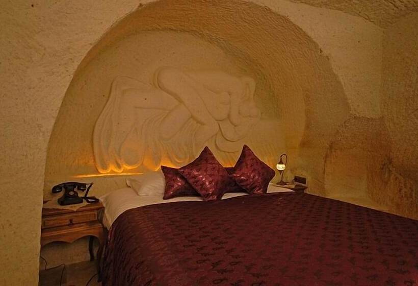 جناح, Phocas Cave Suites