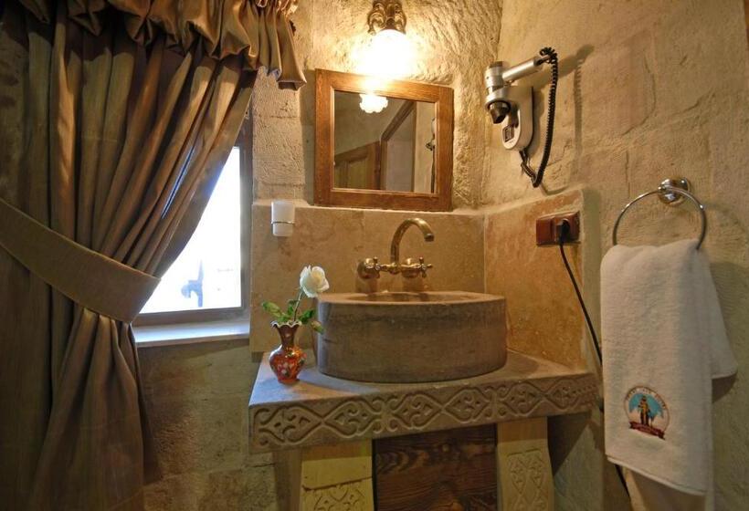 جناح, Phocas Cave Suites