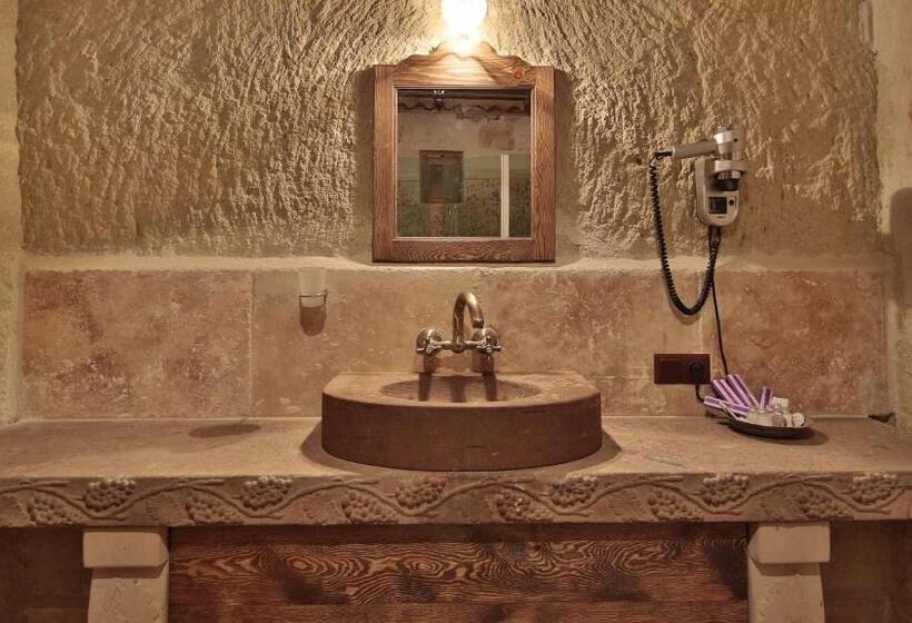 جناح رئاسى, Phocas Cave Suites