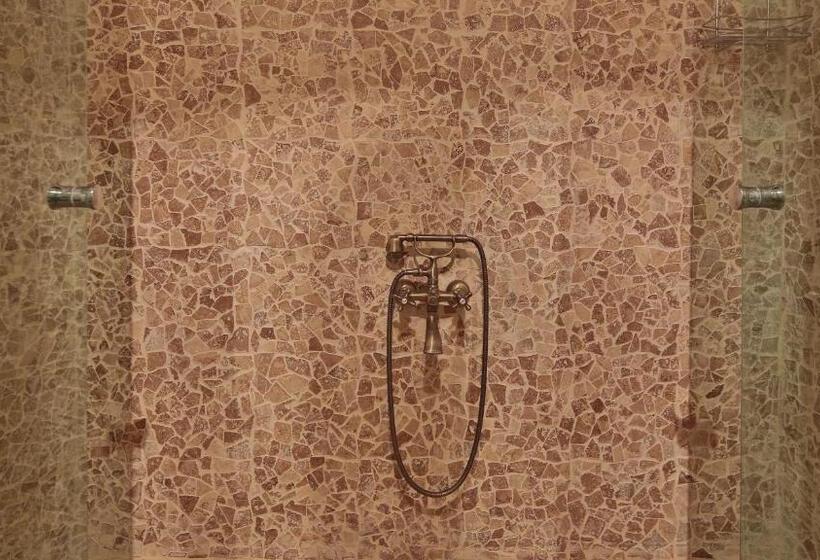 جناح رئاسى, Phocas Cave Suites