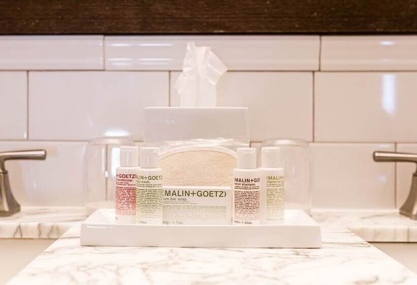 Standaard Kamer met Tweepersoonsbed en Uitzicht op de Stad, The Reeds At Shelter Haven