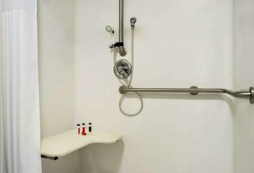 غرفة قياسية سرير كينج لذوى الإحتياجات الخاصة, Travelodge By Wyndham Bill Wy Thunder Basin Ntl Grassland