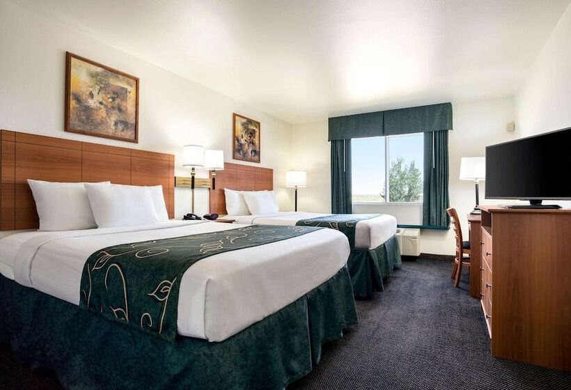 غرفه قياسيه سريرين مزدوجين, Travelodge By Wyndham Bill Wy Thunder Basin Ntl Grassland