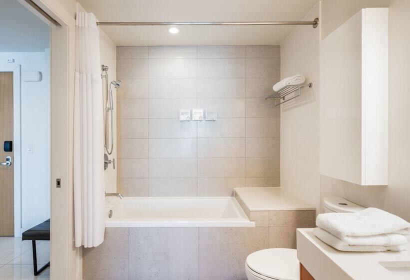 جناح, Level Los Angeles   Downtown South Olive