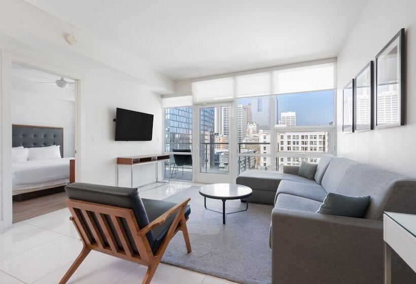 جناح, Level Los Angeles   Downtown South Olive