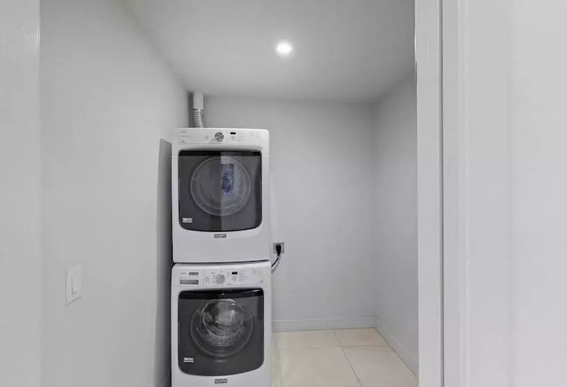 3 Bedroom Suite, Level Los Angeles   Downtown South Olive