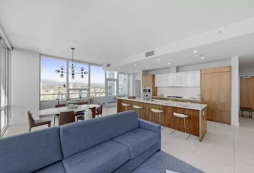 3 Bedroom Suite, Level Los Angeles   Downtown South Olive
