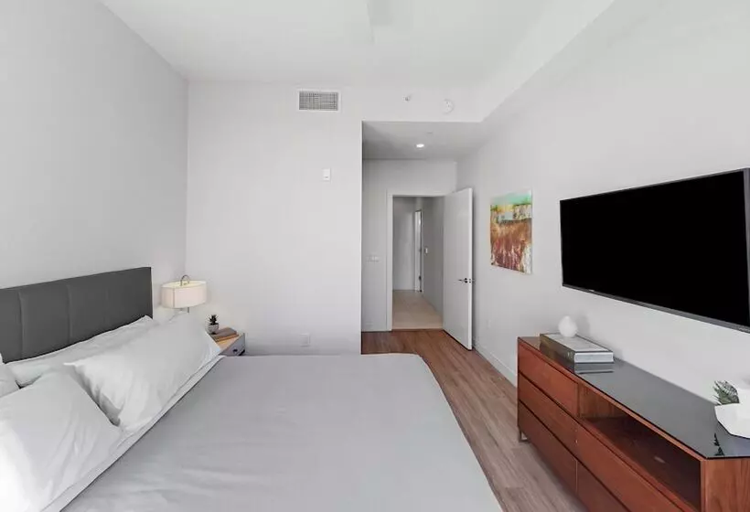 3 Bedroom Suite, Level Los Angeles   Downtown South Olive