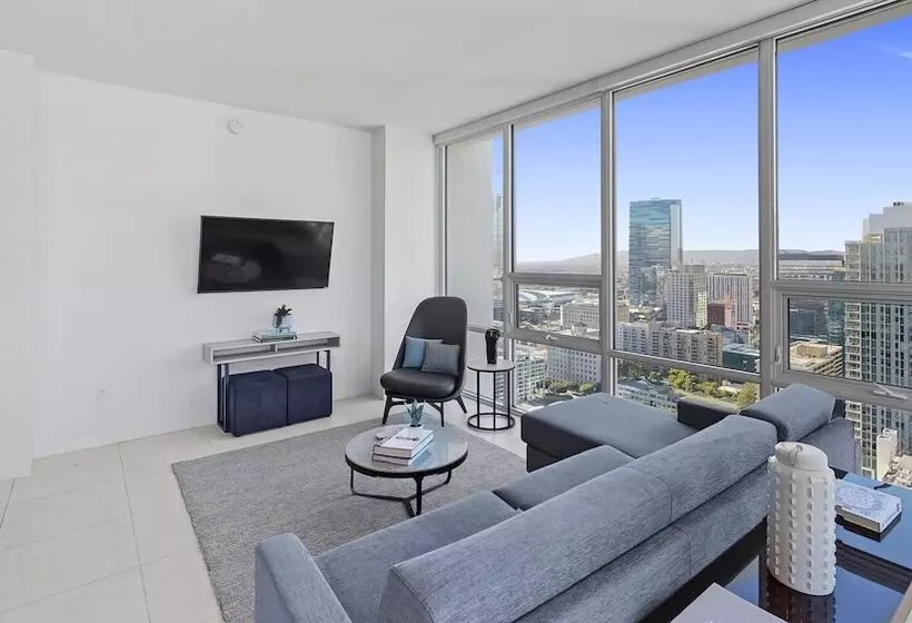 3 Bedroom Suite, Level Los Angeles   Downtown South Olive