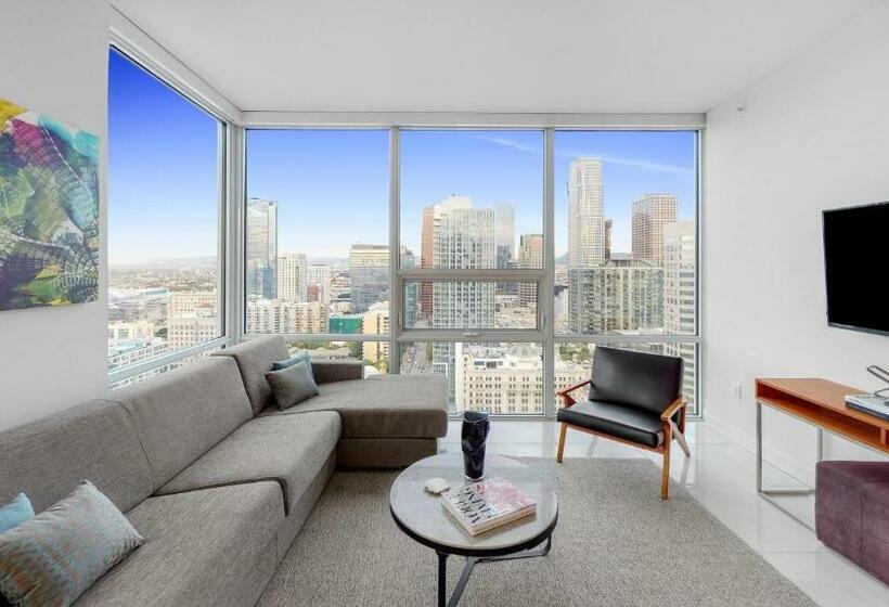 جناح, Level Los Angeles   Downtown South Olive