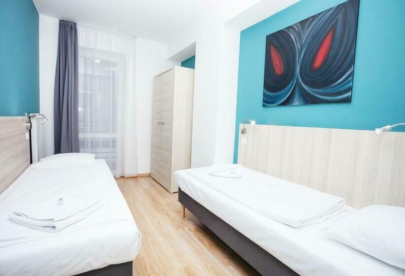 דירת שני חדרים, Maple Tree Budget Apartments