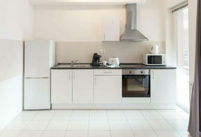 דירת שני חדרים, Maple Tree Budget Apartments